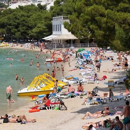 Fila - Large & Close To The Beach * Makarska